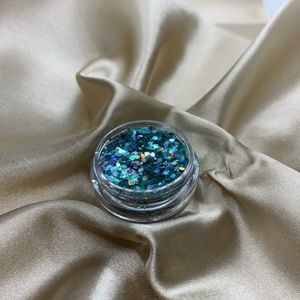 Cosmetic glitter